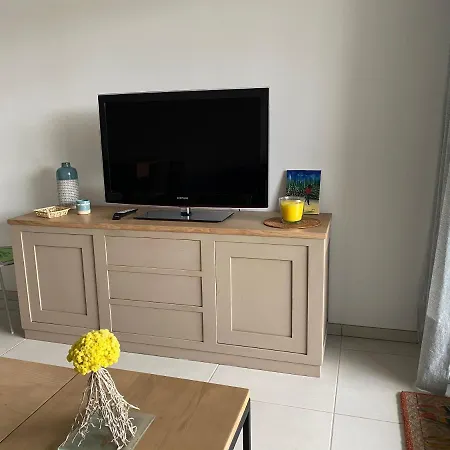 Apartment Spacieux Avec Jardin Dans De Grand Standing Avec Piscine Sanary-sur-Mer