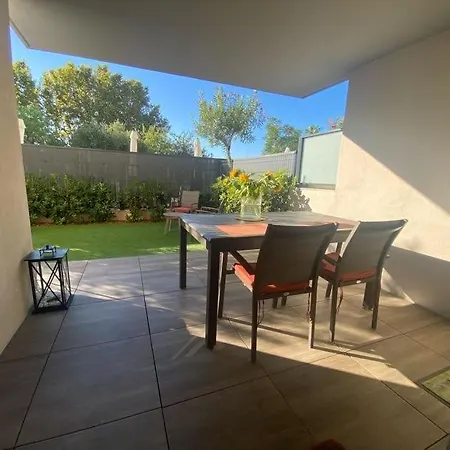 Apartment Spacieux Avec Jardin Dans De Grand Standing Avec Piscine *